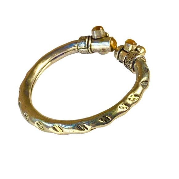 Tiger's Eye Jasper Gemstones in a Handcrafted Silver Bracelet - Picture 6 of 7